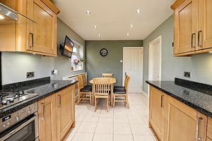 Kitchen / Breakfast Room- click for photo gallery